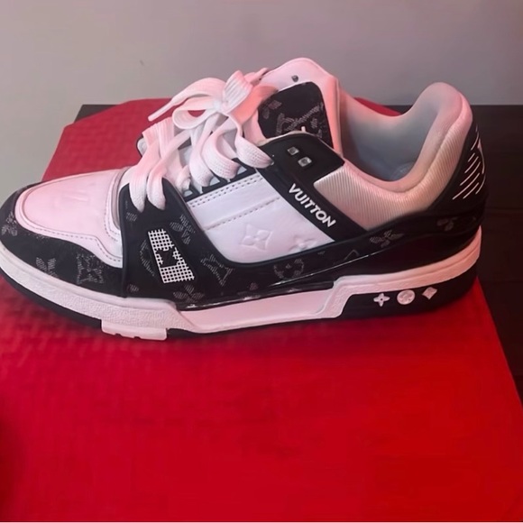 Brand new want them gone - Picture 2 of 4